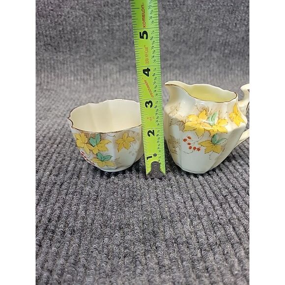 Vtg Paragon China Loretta Scalloped Cream & Sugar Yellow Bone China - Picture 2 of 9